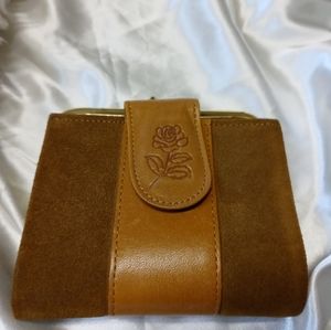 Buxton Vintage Top Grain Cowhide Women's Wallet and Coin Purse